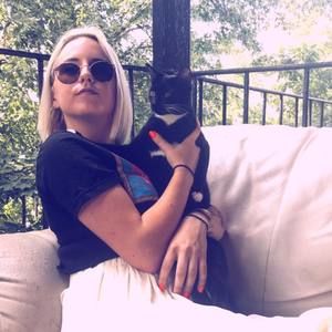 Meet your Posher, Shelby